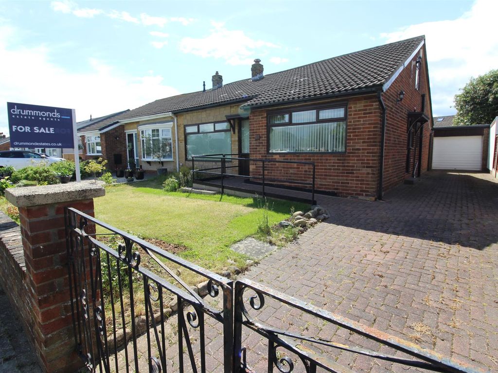 3 bed semidetached bungalow for sale in Carlton Avenue, Billingham
