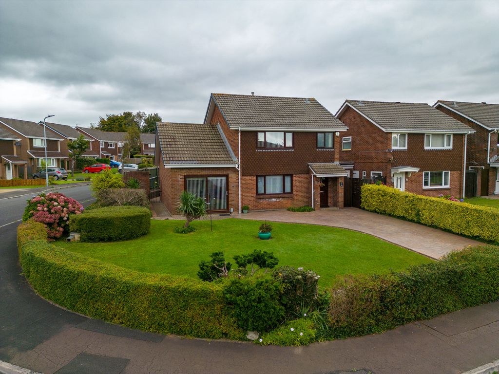 4 bed detached house for sale in Jessop Road, Newport NP10, £440,000