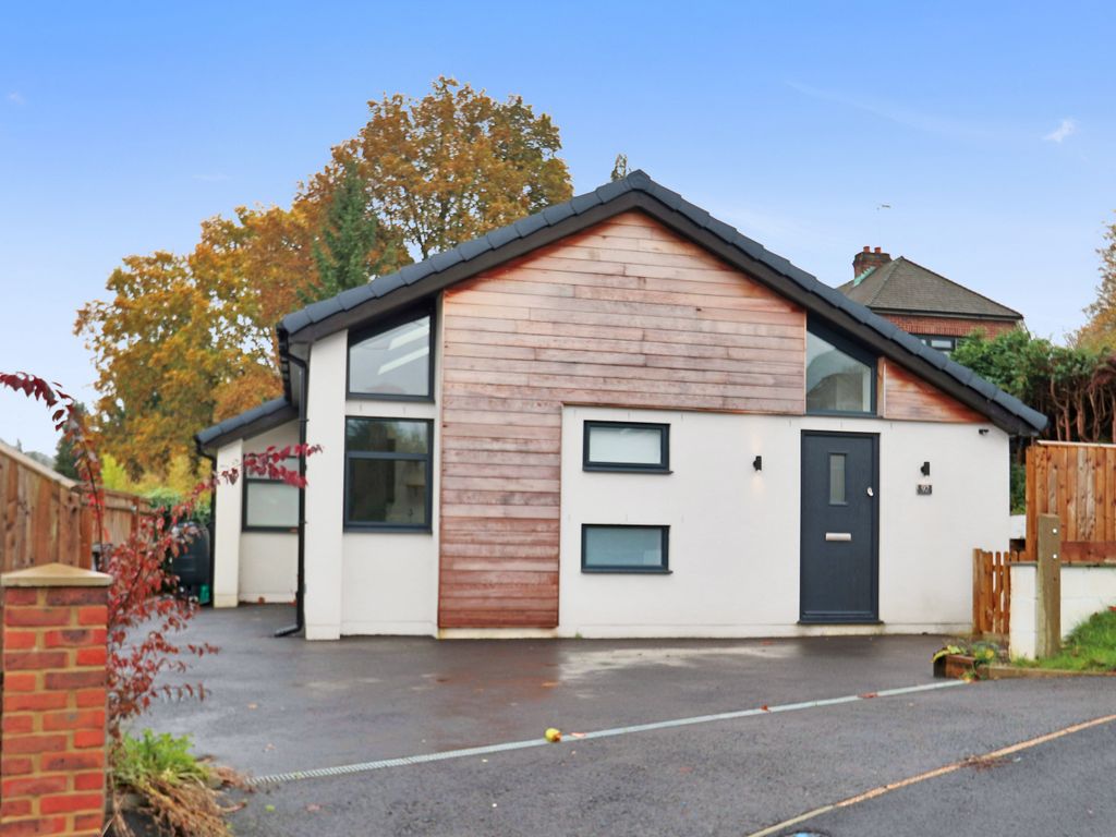 2 bed detached bungalow for sale in Keston Avenue, Coulsdon CR5, £