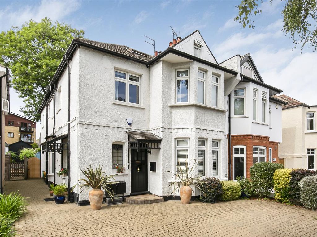 3 bed for sale in Chase Court Gardens, Enfield EN2 Zoopla