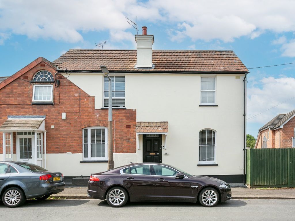 3 bed end terrace house for sale in Highfield Road, Bushey