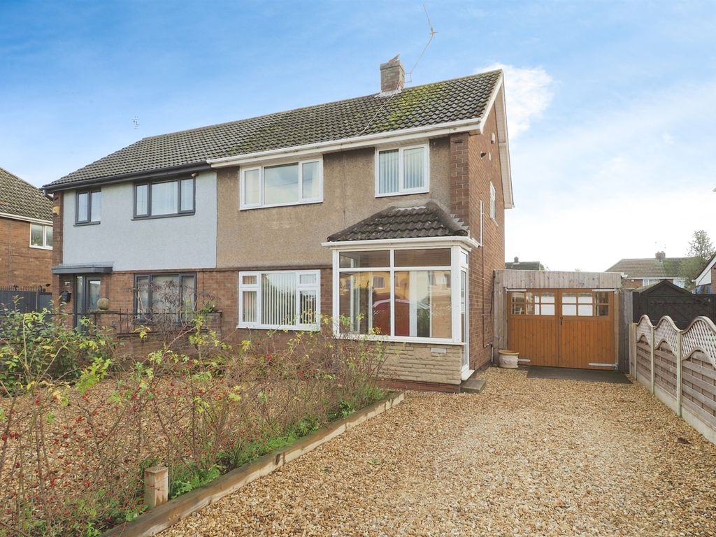 3 bed semidetached house for sale in Scotter Road, Scunthorpe DN15, £