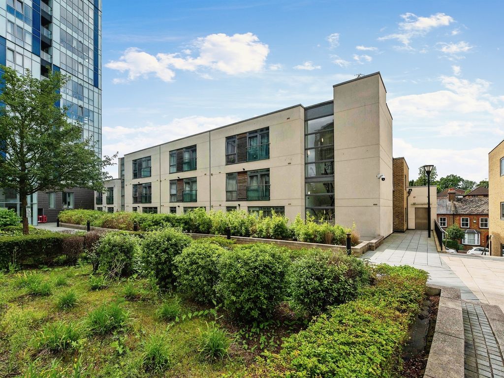 2 bed flat for sale in Cotterells, Hemel Hempstead HP1, £60,000 Zoopla