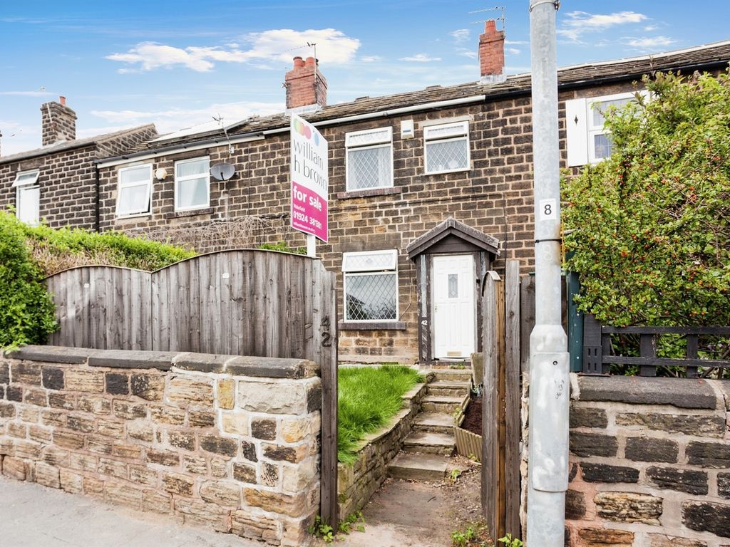 2 bed terraced house for sale in High Street, Crigglestone, Wakefield