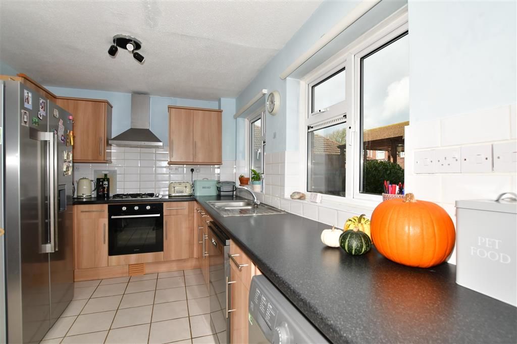 3 bed semidetached house for sale in St. Michael's Walk, Hawkinge