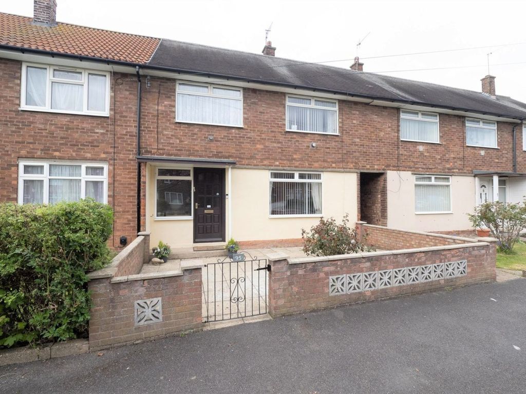 3 bed terraced house for sale in Holm Garth Drive, Hull HU8 Zoopla