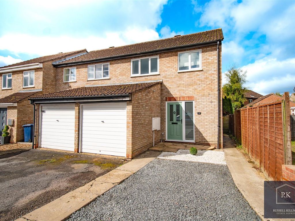 3 bed end terrace house for sale in Raleigh Close, Eaton Socon, St