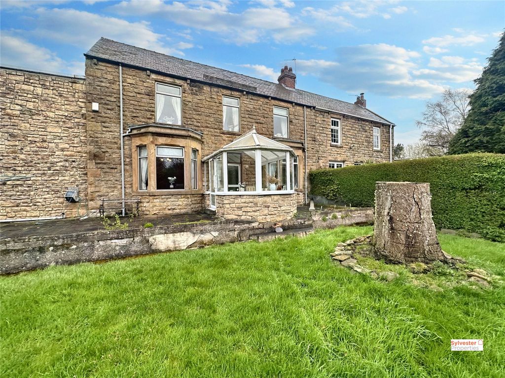 3 bed semidetached house for sale in The Villas, Greencroft, Annfield