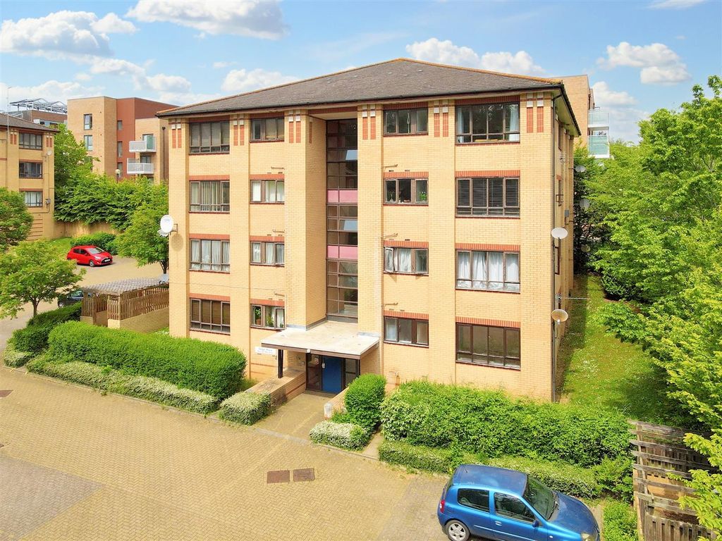 2 bed flat for sale in Dalgin Place, Campbell Park, Milton Keynes MK9