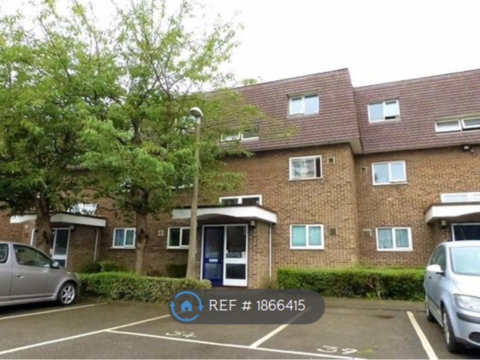 1 bed flat to rent in Bays Farm Court, West Drayton UB7, £1,175 pcm