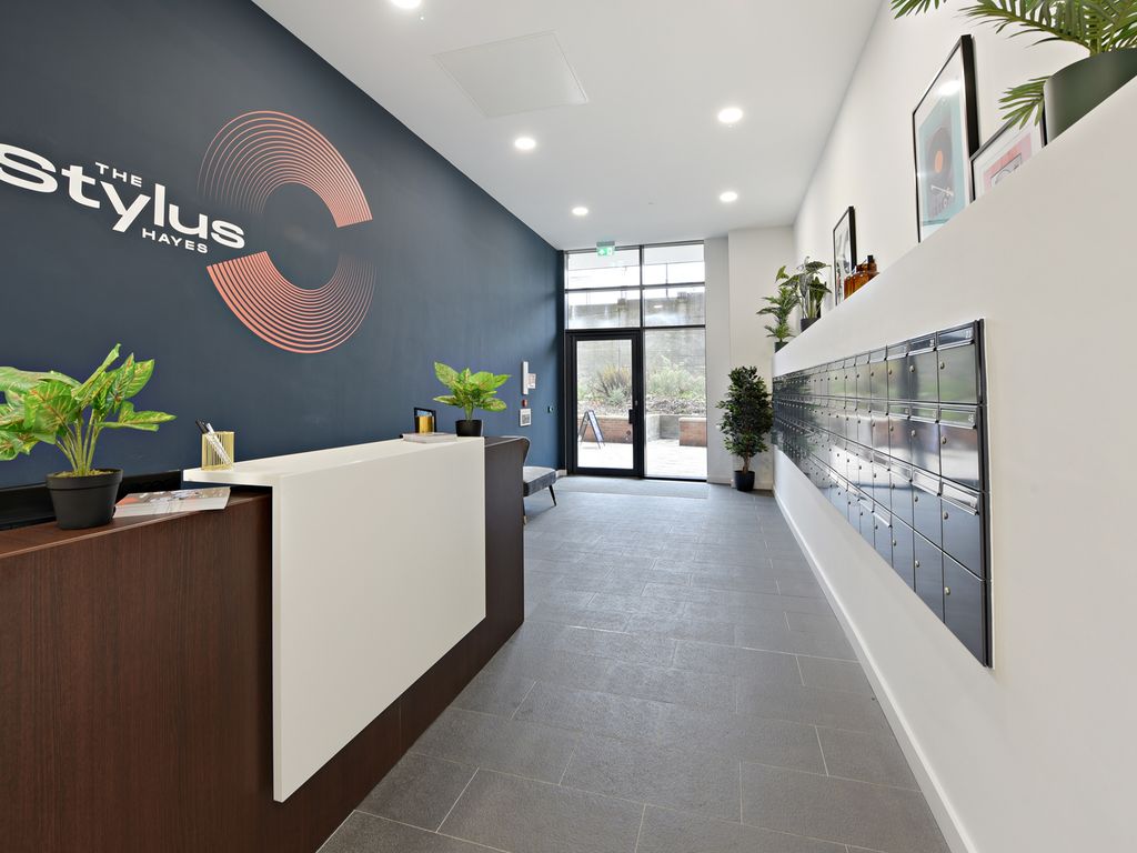 Studio to rent in Blyth Road, Hayes UB3 Zoopla