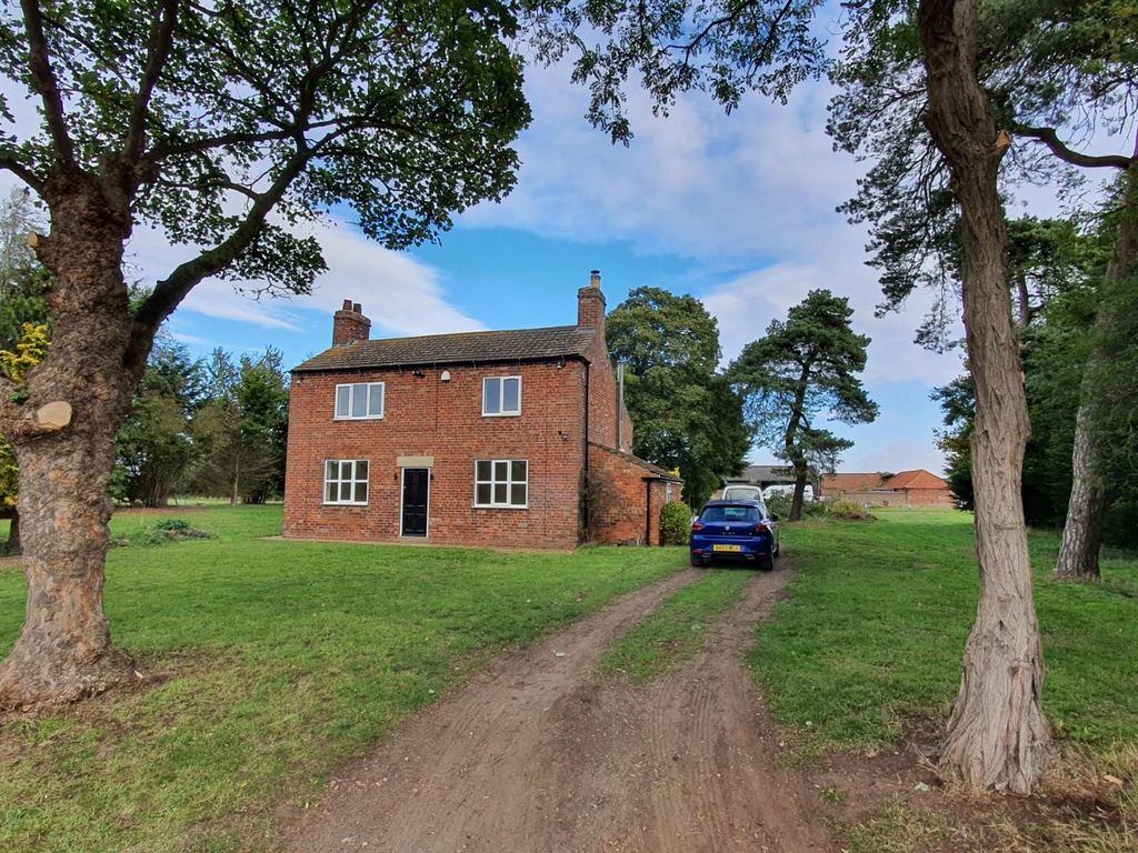3 bed detached house to rent in Slate House Farrm, Holme, Scunthorpe