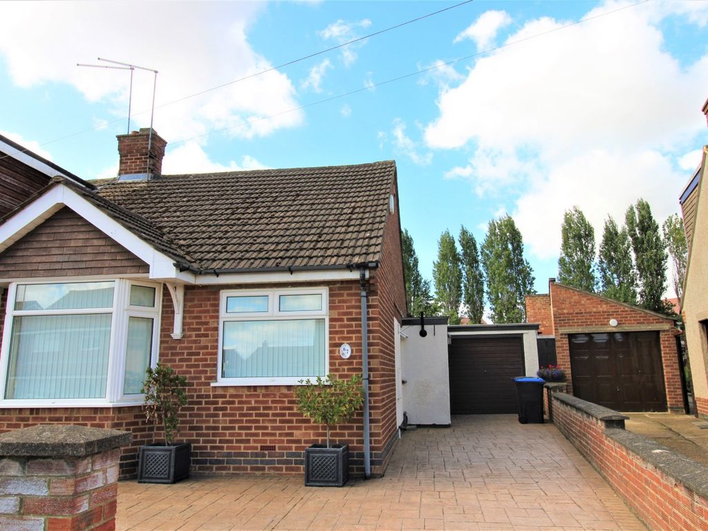 2 bed bungalow for sale in Mendip Road, Northampton NN5, £315,000 Zoopla