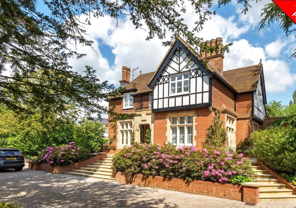 10 bed detached house for sale in Aldenham Road, Letchmore Heath