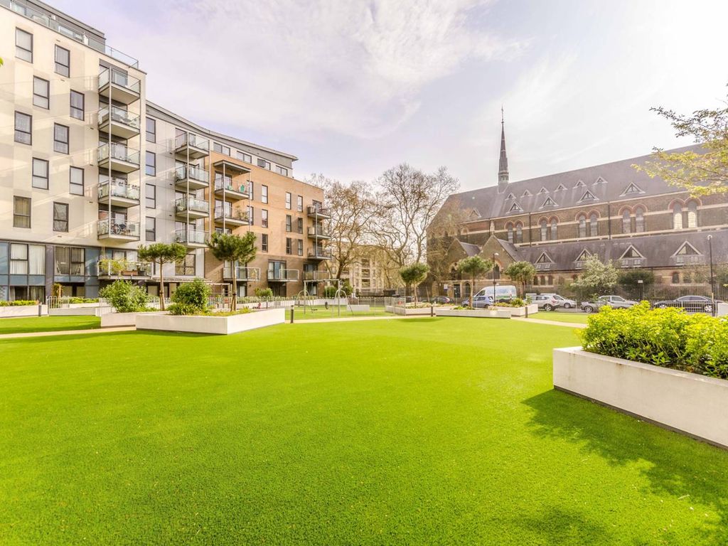 2 bed flat to rent in Mercury House, Canning Town, London E16 Zoopla
