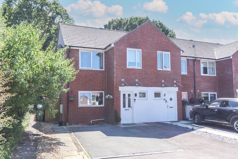 3 bed end terrace house for sale in Branewick Close, Titchfield