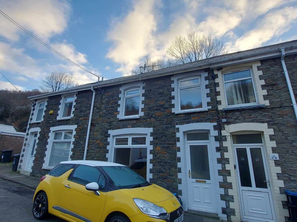 4 bed terraced house to rent in Hafodarthen Road, Llanhilleth