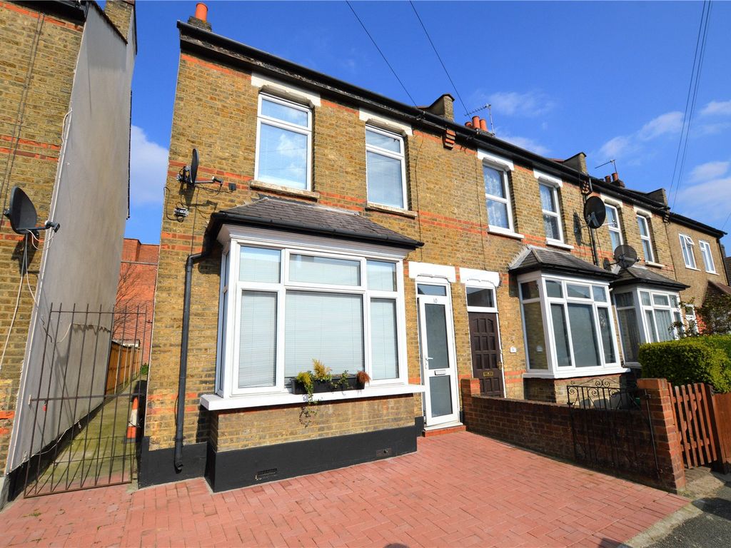 3 bed detached house to rent in Colvin Road, Thornton Heath CR7, £2,200