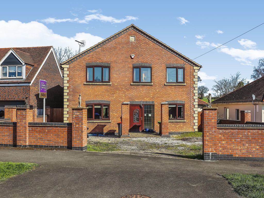 4 bed detached house for sale in Main Road, Jacksdale, Nottingham NG16
