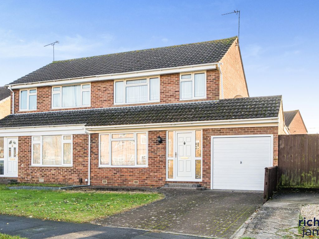 3 bed semidetached house for sale in Tyneham Road, Nythe, Swindon SN3