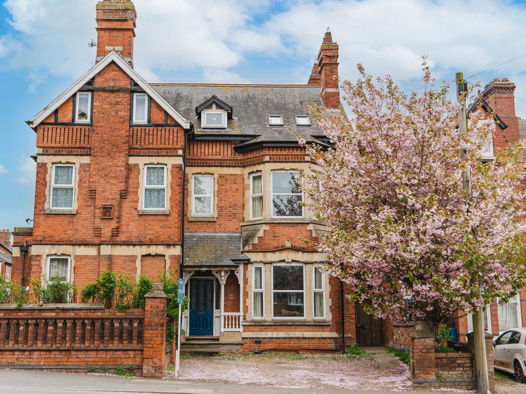 6 bed villa for sale in Burton Road, Melton Mowbray LE13, £425,000 Zoopla