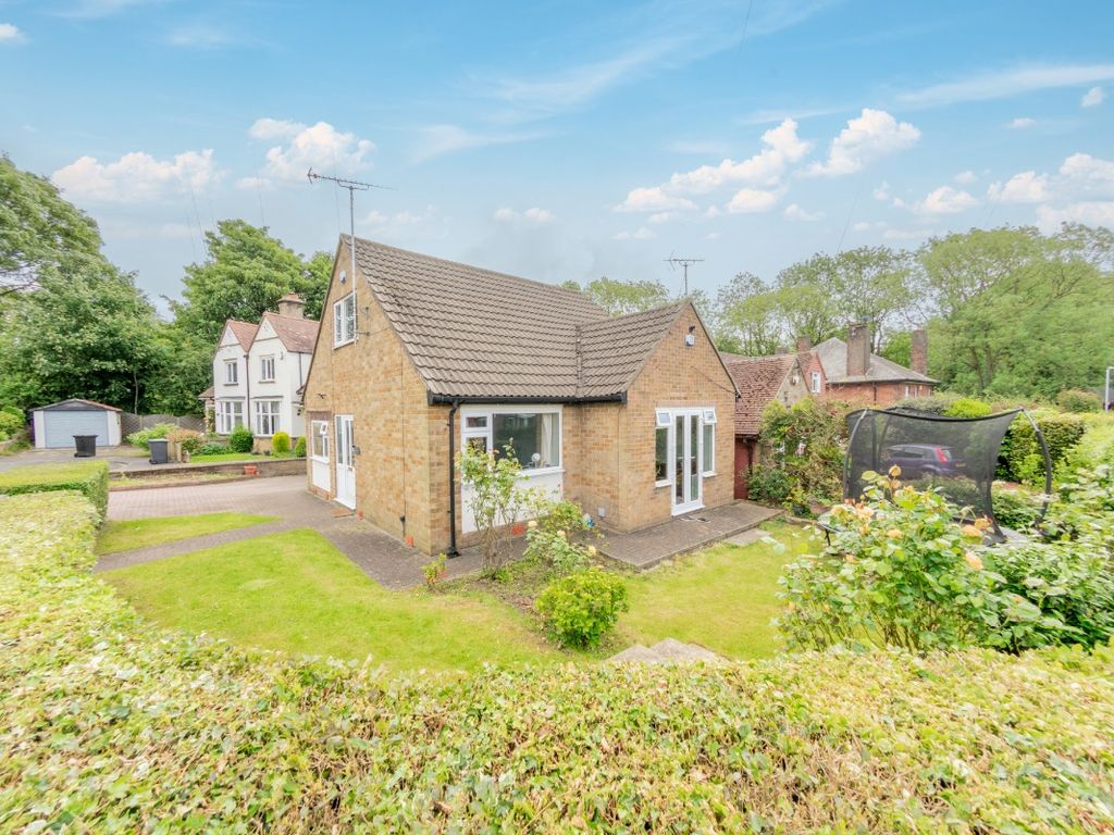 3 bed detached house for sale in Chetwyn, Scatcherd Park Avenue, Morley