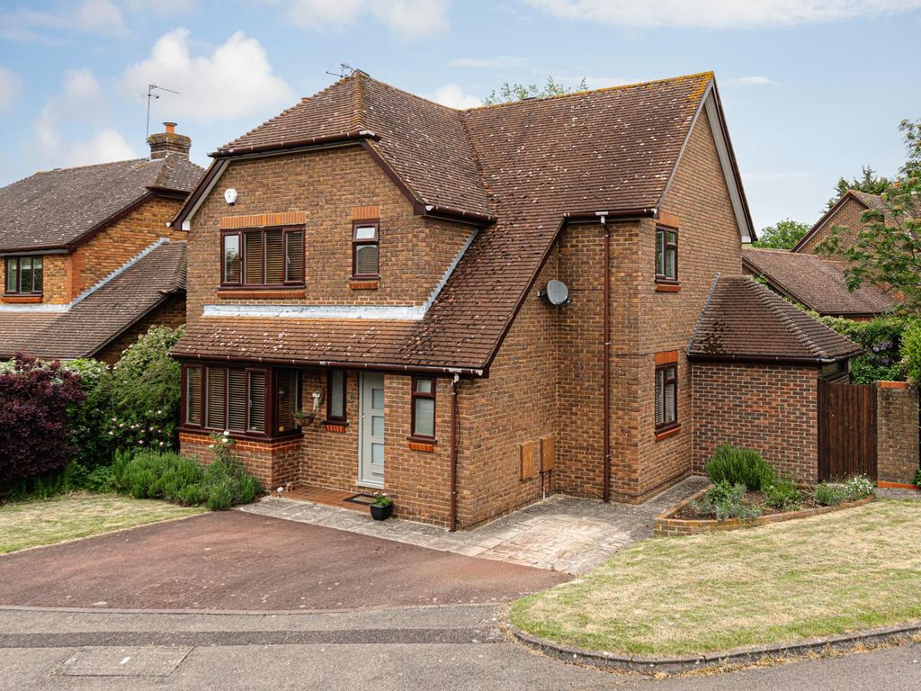 4 bed detached house for sale in Summerfield, Ashtead KT21, £980,000