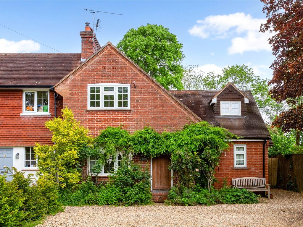 4 bed end terrace house for sale in Bentley, Farnham, Surrey GU10, £