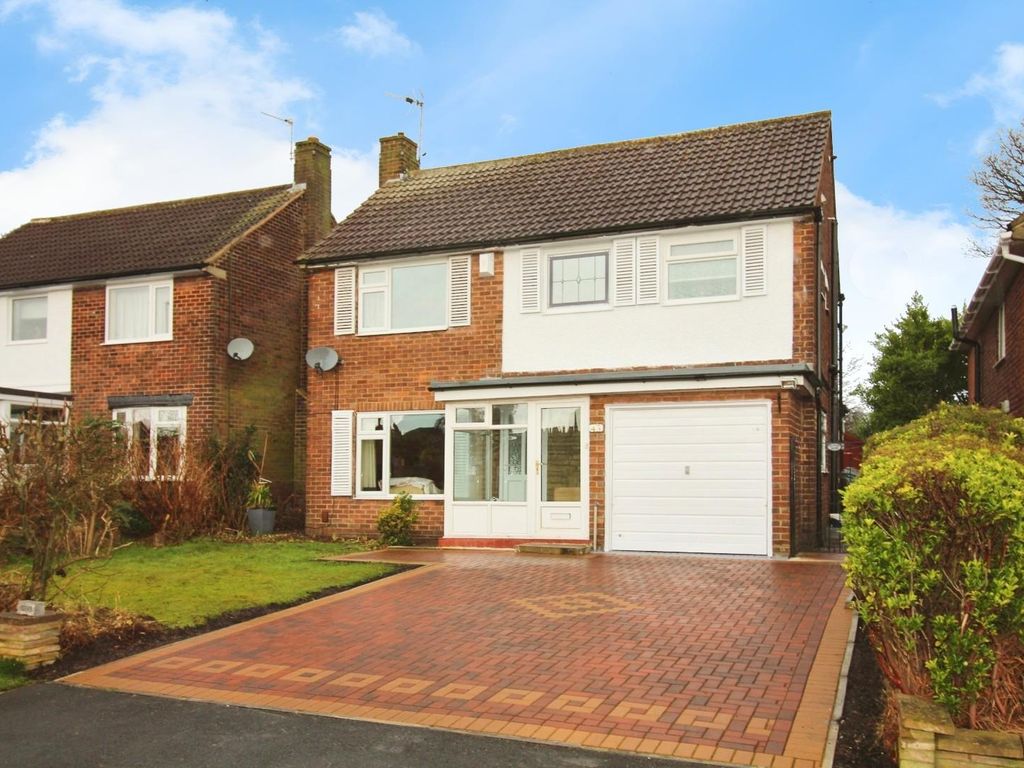3 bed detached house for sale in Rockwood Crescent, Woodhall LS28, £