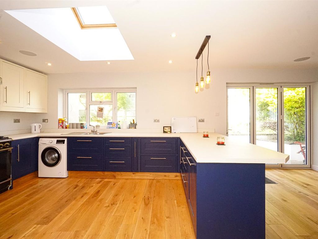 4 bed detached bungalow for sale in Hickman Way, Hastings TN34, £