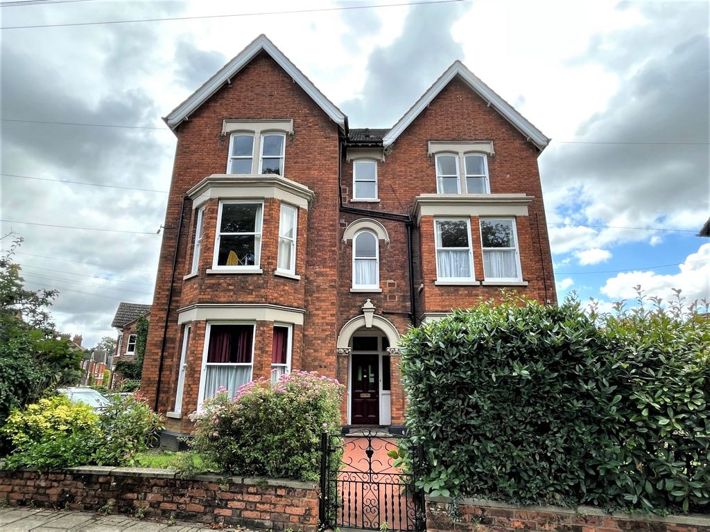 1 bed flat to rent in Rothsay Road, Bedford MK40, £820 pcm Zoopla