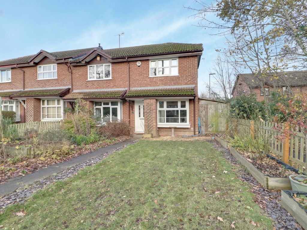 2 bed end terrace house for sale in Catkin Close, Chineham, Basingstoke