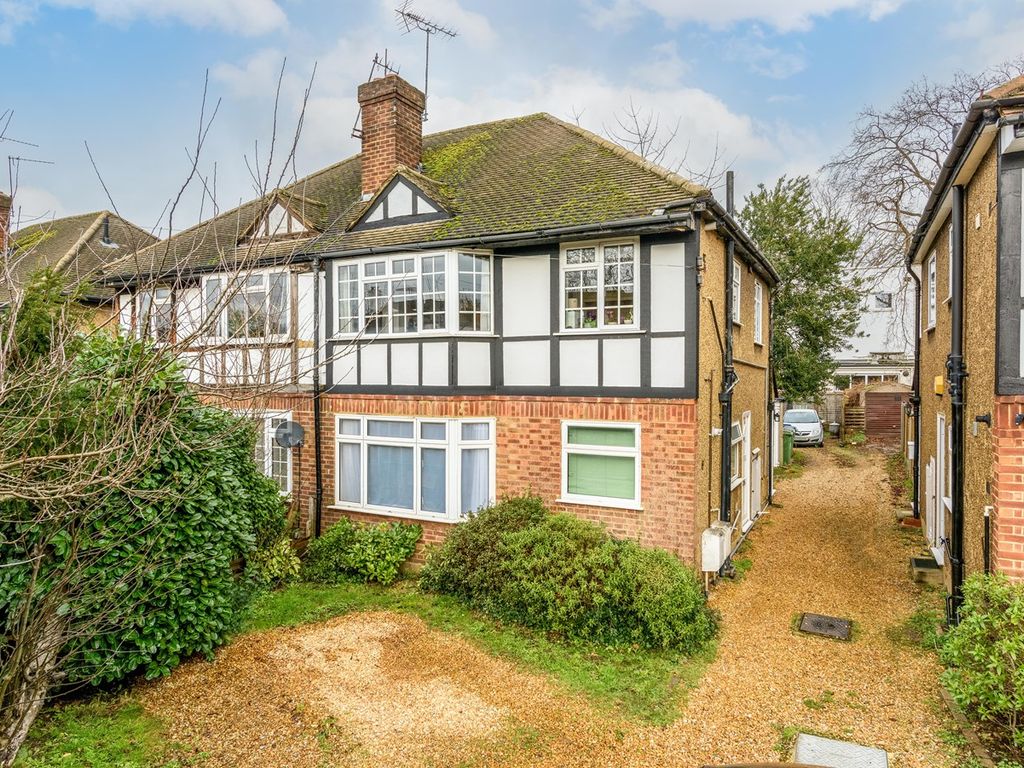 2 bed for sale in St Marys Road, Weybridge KT13 Zoopla