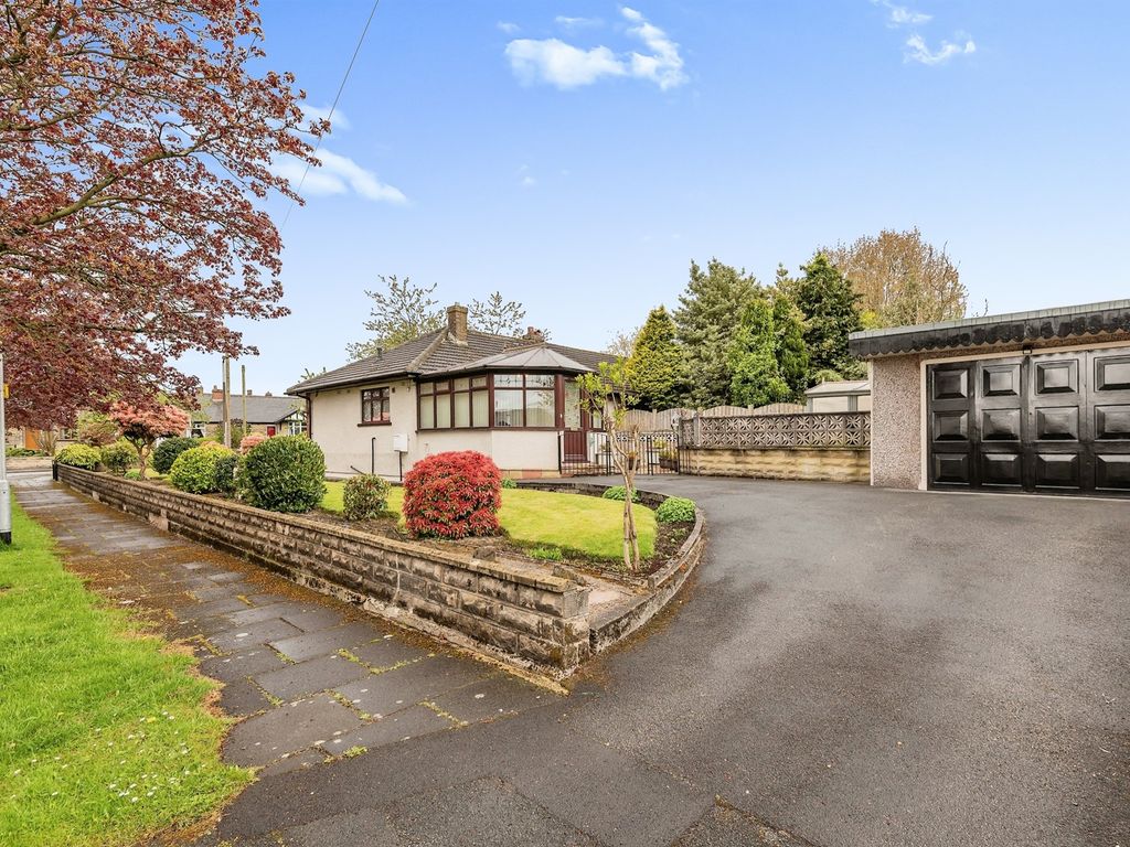 2 bed semidetached bungalow for sale in Beacon Road, Wibsey, Bradford