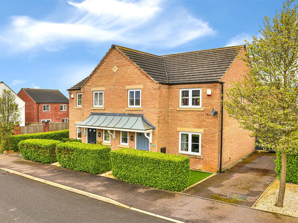 3 bed semidetached house for sale in Cecilia Avenue, Rothwell