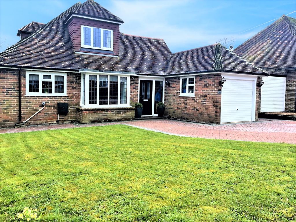 4 bed detached bungalow for sale in Newlands Avenue, BexhillOnSea TN39 Zoopla