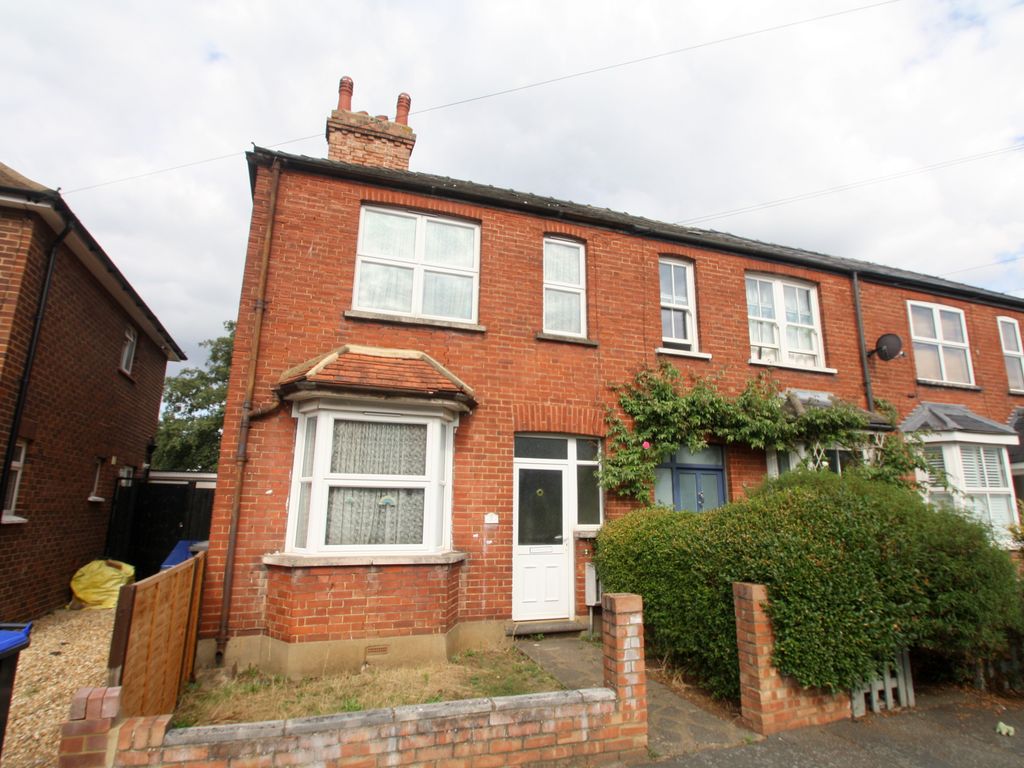 3 bed end terrace house for sale in Park Avenue, Egham TW20 Zoopla