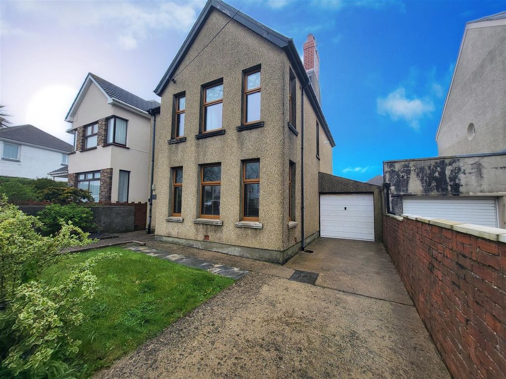 3 bed detached house for sale in Waterloo Road, Hakin, Milford Haven