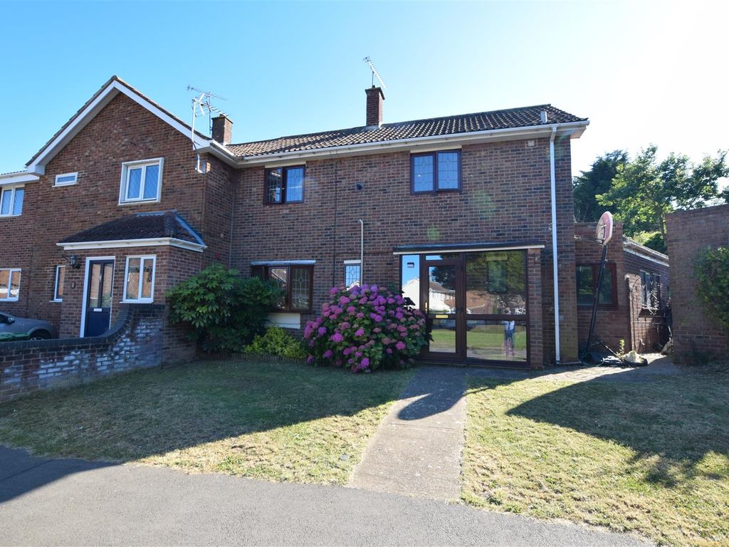 4 bed semidetached house for sale in Little Spenders, Basildon SS14