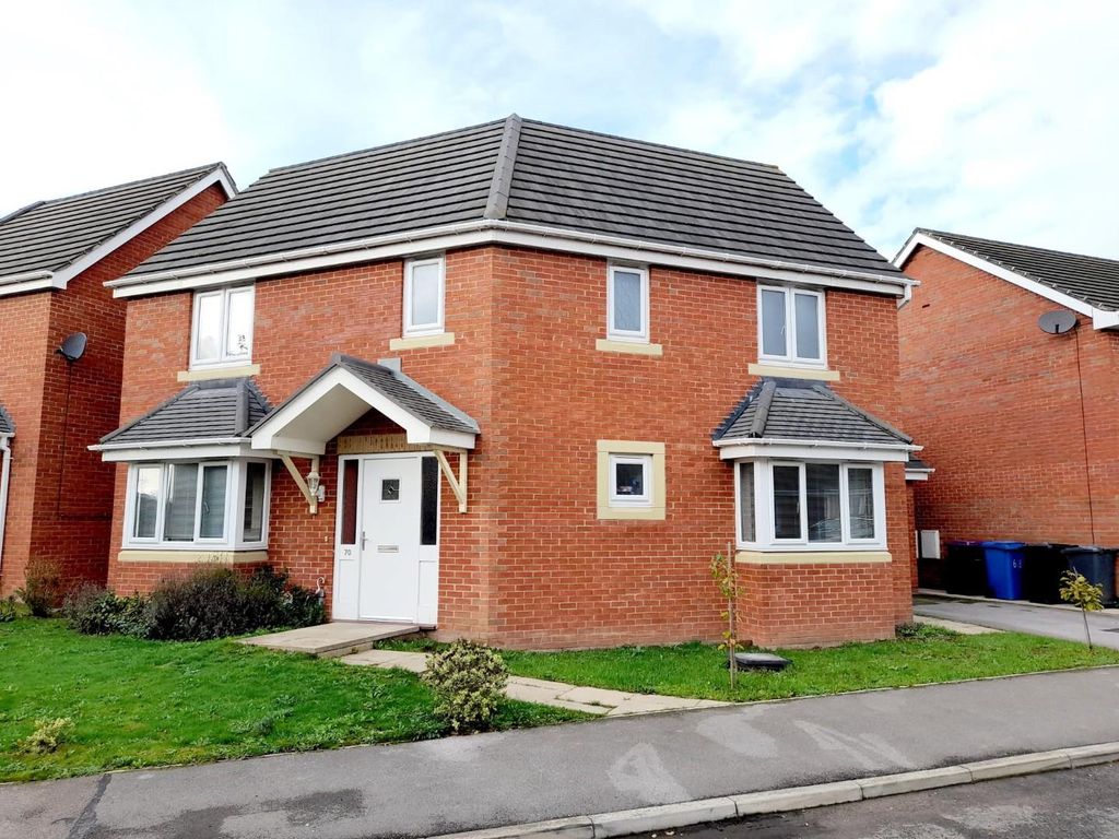 4 bed detached house for sale in Sunningdale Way, Gainsborough DN21