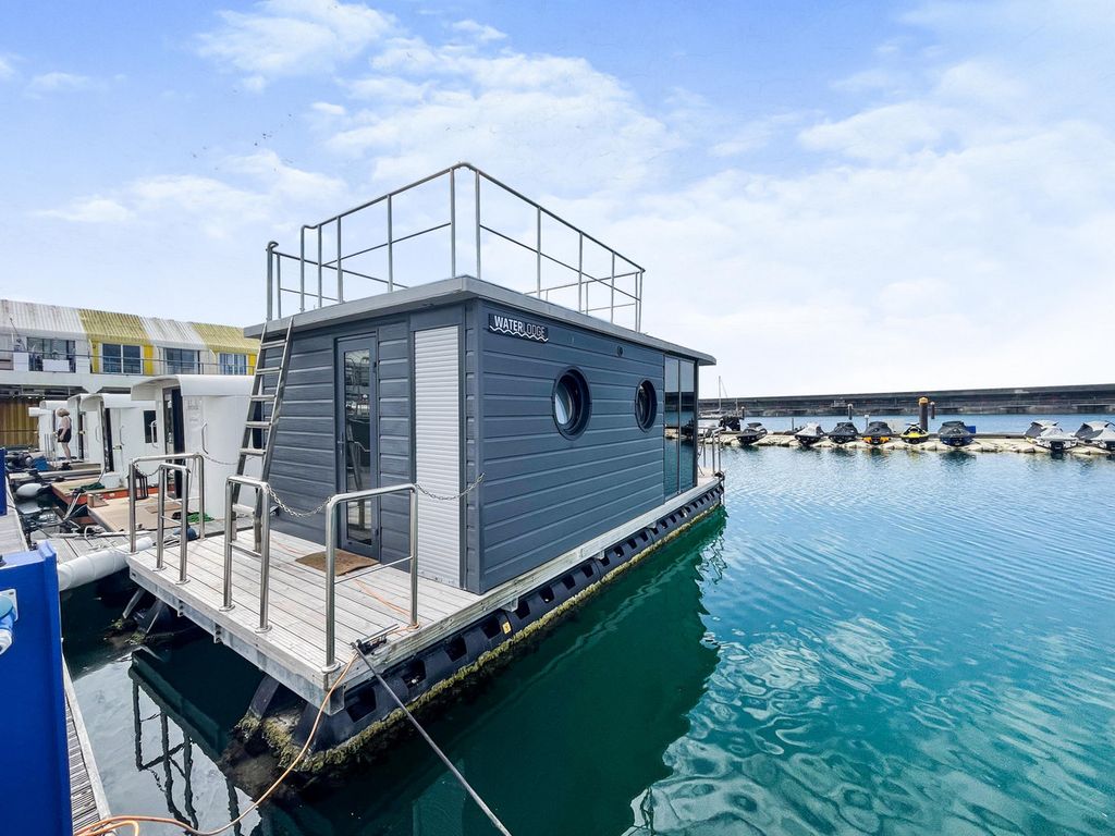 1 bed flat for sale in Brighton Marina Village, Brighton BN2 Zoopla