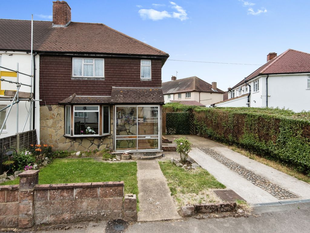 3 bed end terrace house for sale in Browning Avenue, Worcester Park KT4