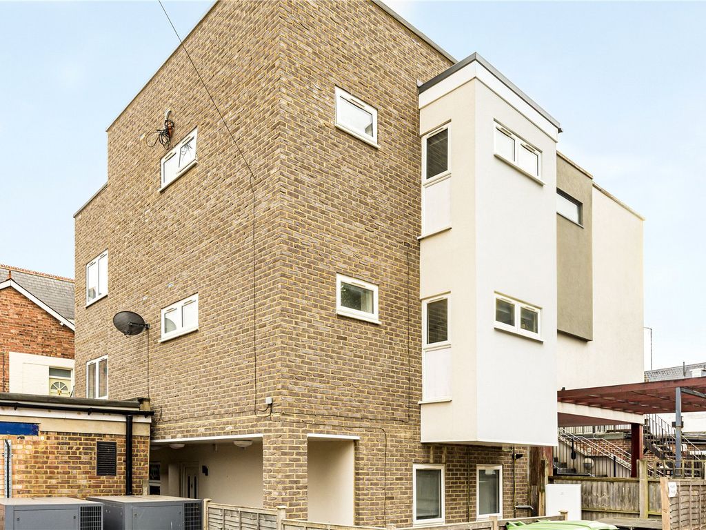 1 bed flat for sale in Holstein Avenue, Weybridge, Surrey KT13 Zoopla