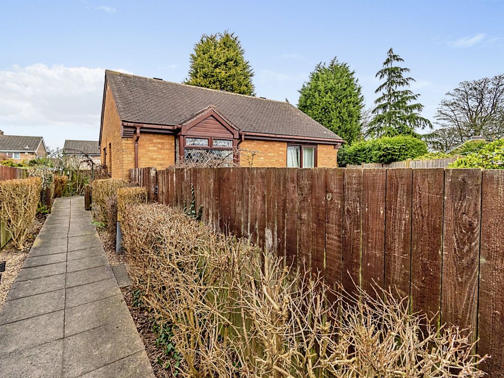 2 bed bungalow for sale in Fingerpost Drive, Pelsall, Walsall WS3, £