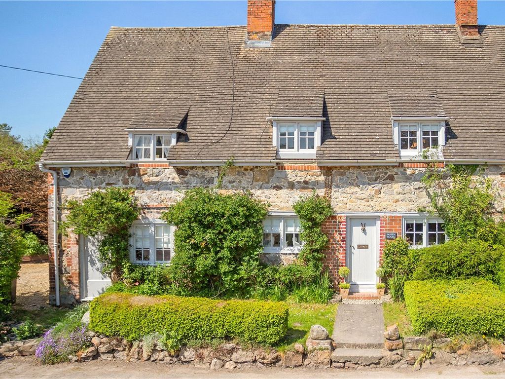 4 bed semidetached house for sale in Ogbourne St. Andrew, Marlborough