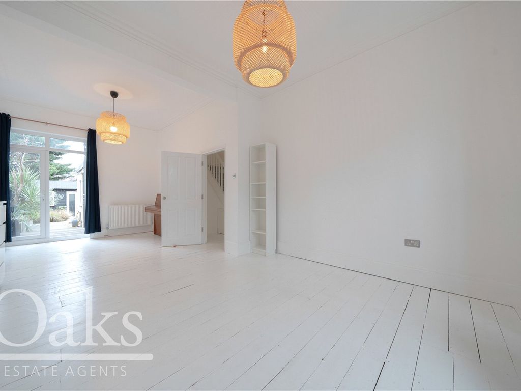 4 bed end terrace house for sale in Apsley Road, London SE25, £600,000
