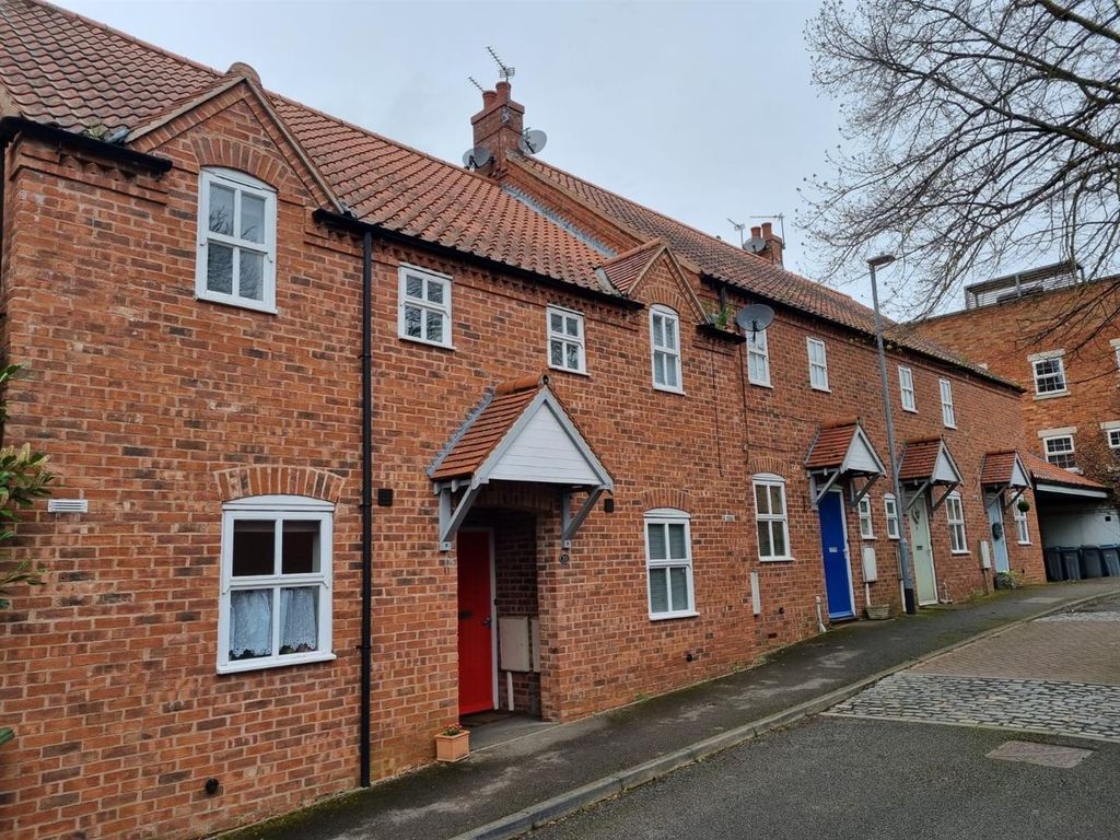 2 bed mews to rent in Westgate, Southwell NG25, £895 pcm Zoopla
