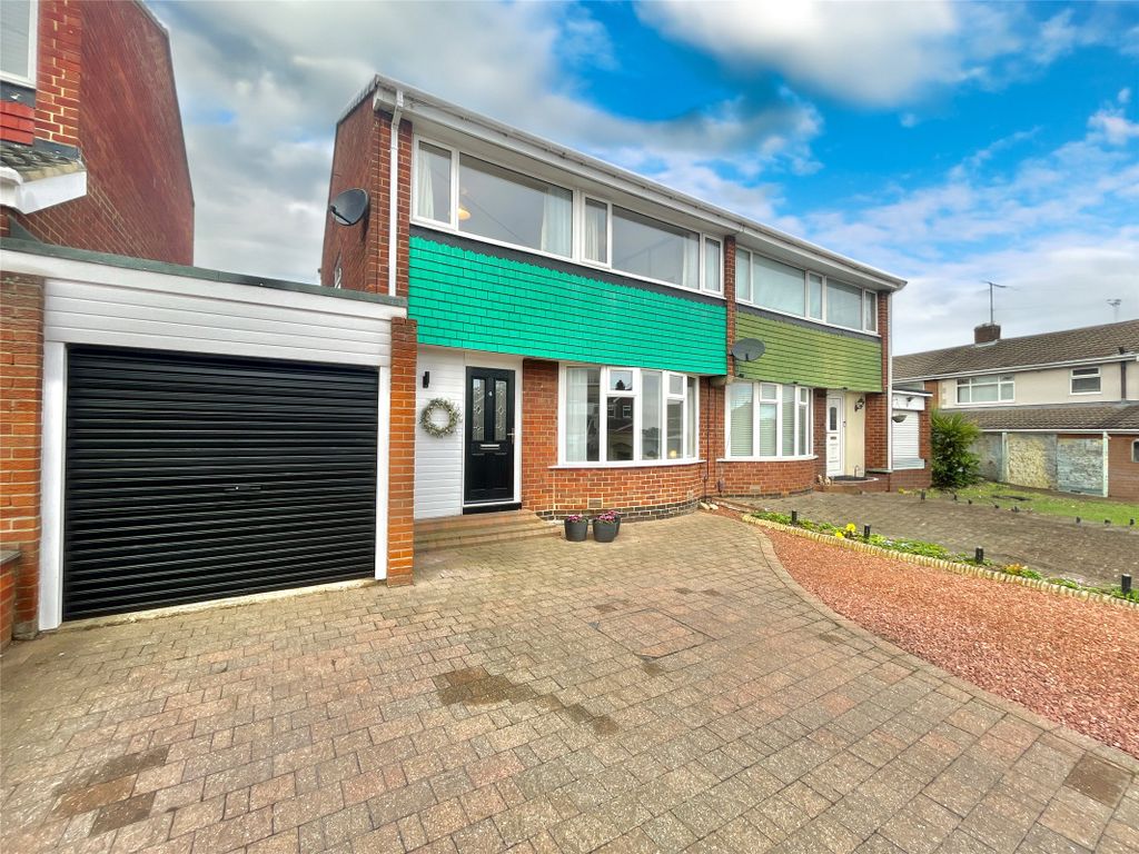 3 bed linkdetached house for sale in Hollinside Close, Whickham NE16, £255,000 Zoopla