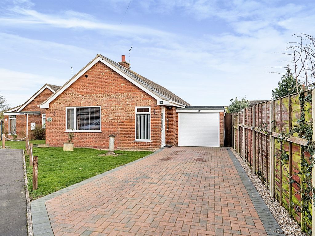 3 bed detached bungalow for sale in Clarkson Road, Lingwood, Norwich