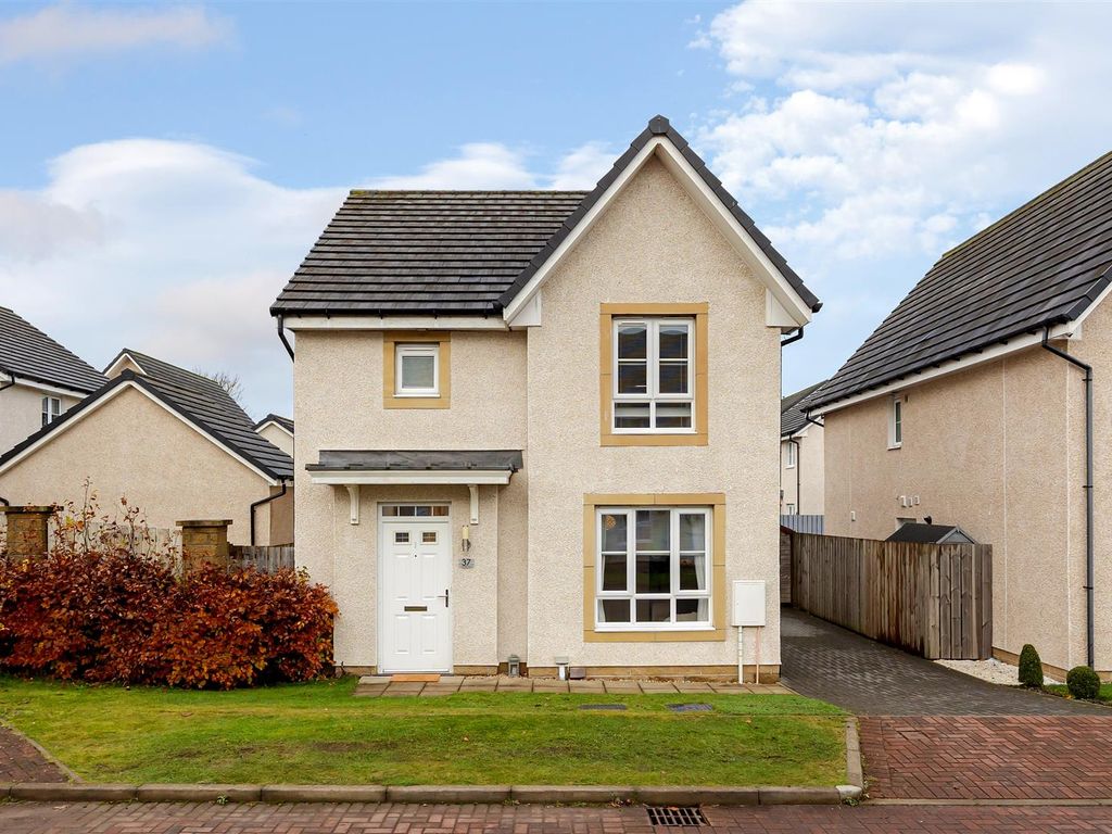 3 bed detached house for sale in Smeaton Drive, Bonnybridge FK4, £